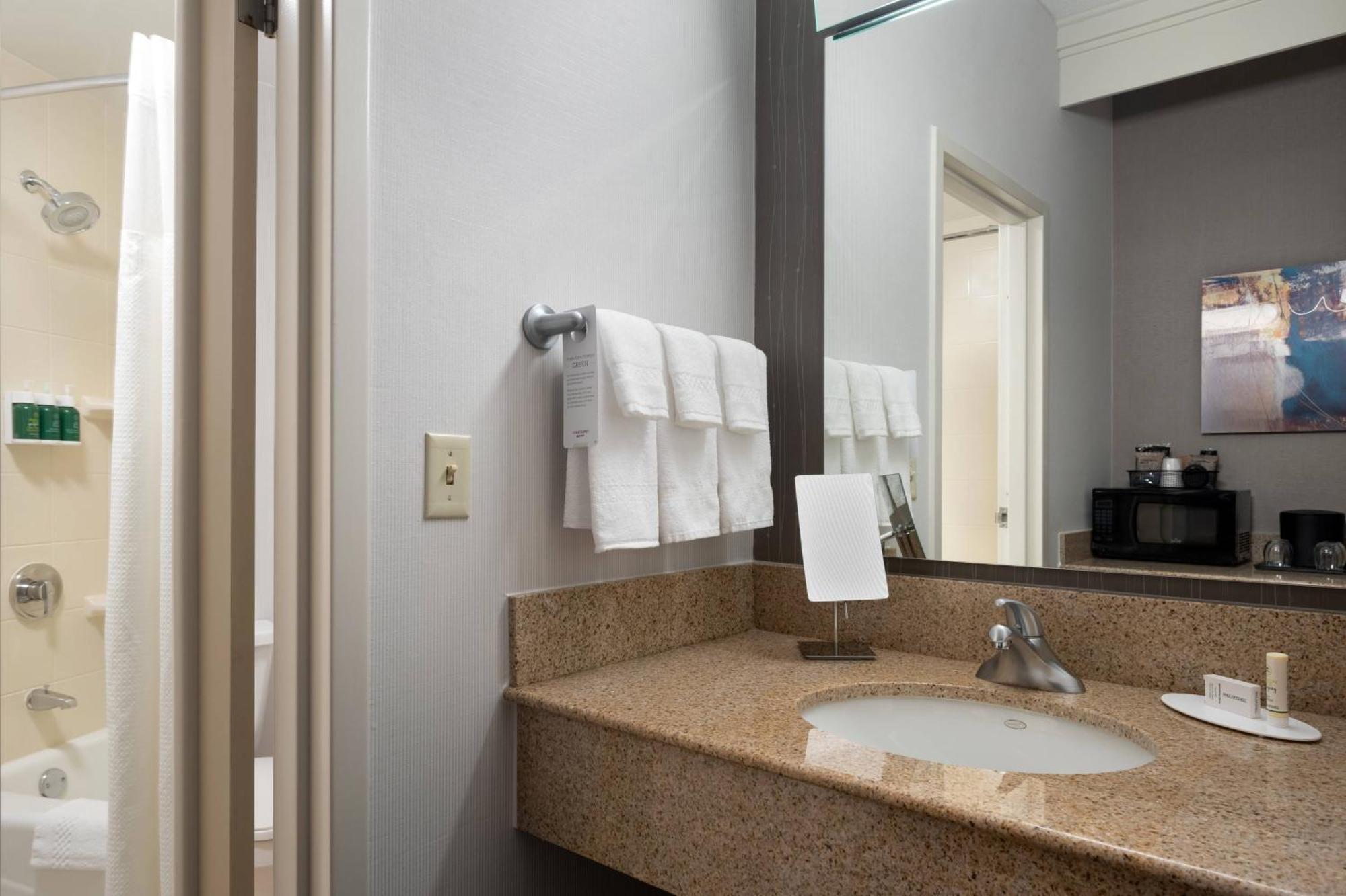 Courtyard Syracuse Carrier Circle 3* East Syracuse