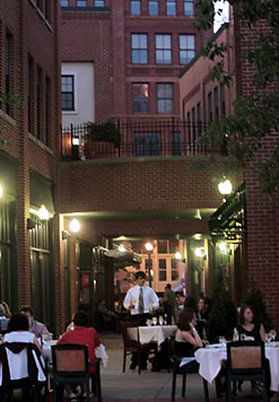 Courtyard Syracuse Carrier Circle Hotel