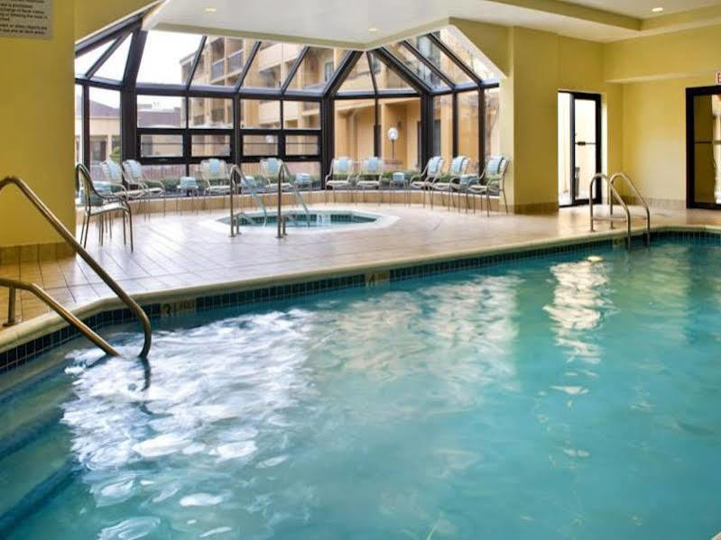 Hotel Courtyard Syracuse Carrier Circle 3*